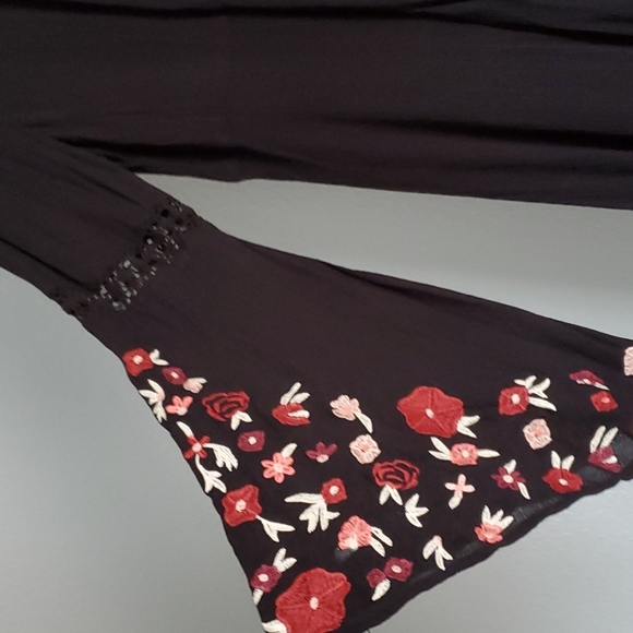 Thin muslin type dress with embroidery - Picture 3 of 4